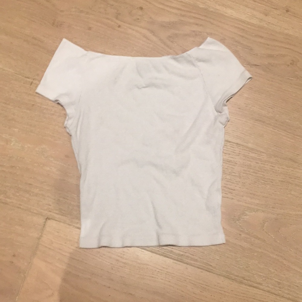 BRANDY MELVILLE WHITE SHIRT